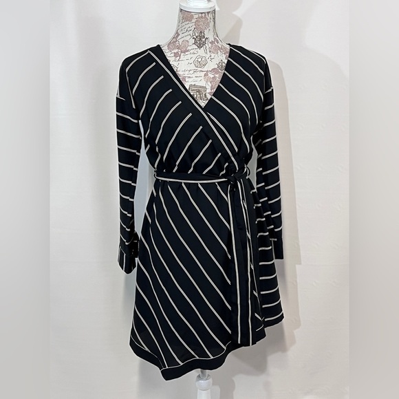 Black and white stripe BAR III wrap dress size XS. - Picture 4 of 14